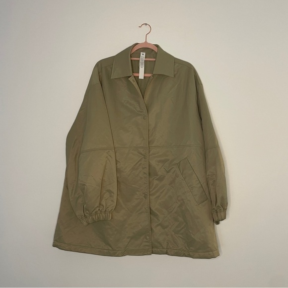 Lululemon Oversized Coaches Jacket | Snap Front | Hidden Zip Pocket | Size S - Picture 2 of 7
